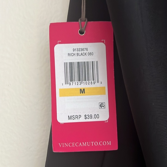 NWT Vince camuto no sleeve blouse - Picture 3 of 3